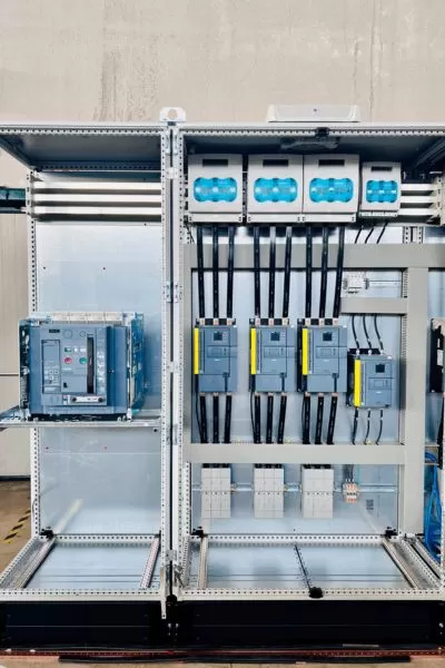 Quadro elettrico per pressa HSF_3500: soluzioni ad alte prestazioni 