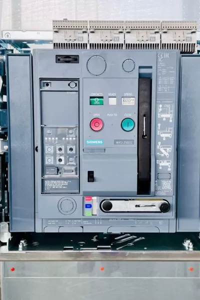 Quadro elettrico per pressa HSF_3500: soluzioni ad alte prestazioni 